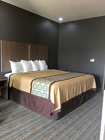Scottish Inn & Suites - Conroe