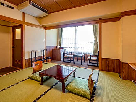 Economy Japanese-Style Room with 8 Tatami, Shared Bathroom, Non-Smoking