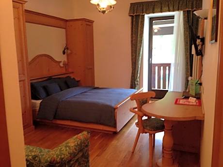 Double or Twin Room with Partial Lake View