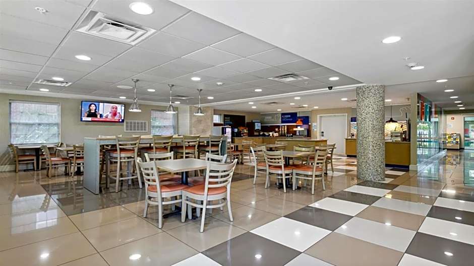 Holiday Inn Express Williamsburg North By IHG
