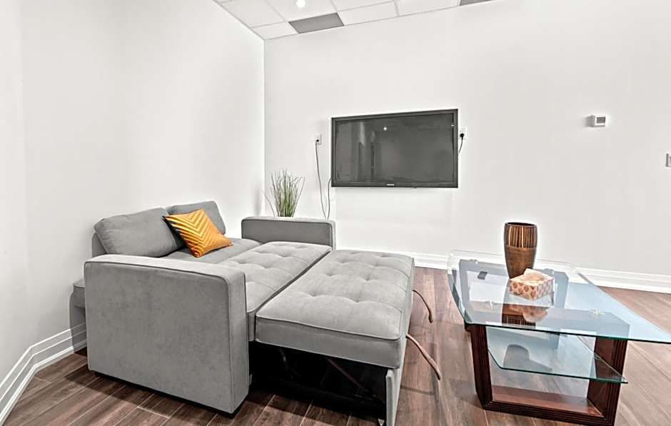 Bright Suites Finch West steps to Metro by hotel DUKE