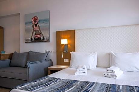 Deluxe Suite with Sea View