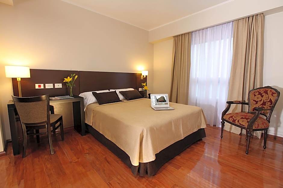 Europlaza Hotel & Suites