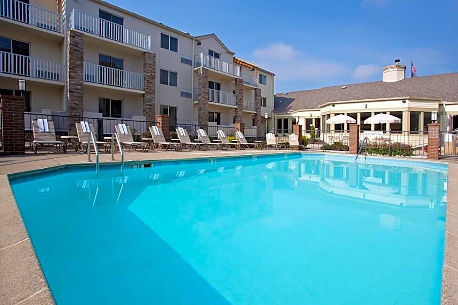 Holiday Inn Express Hotel & Suites Pittsburgh Airport By IHG