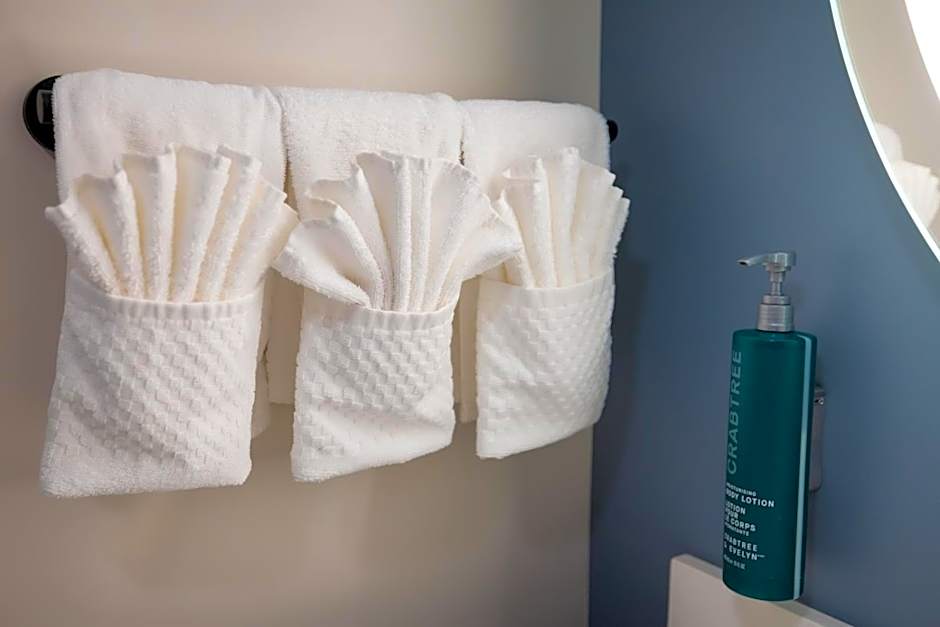 DoubleTree By Hilton Tinton Falls Eatontown