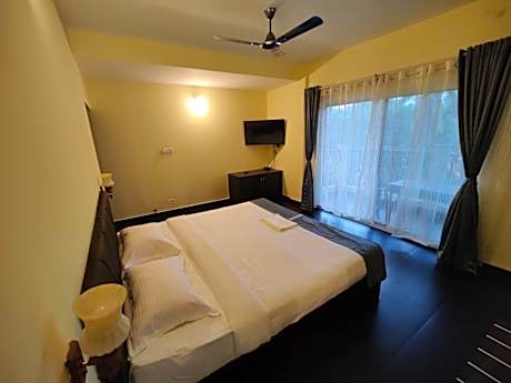 Riverbank Inn