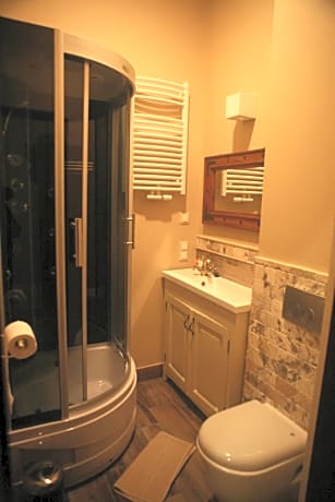 Double Room with Bathroom