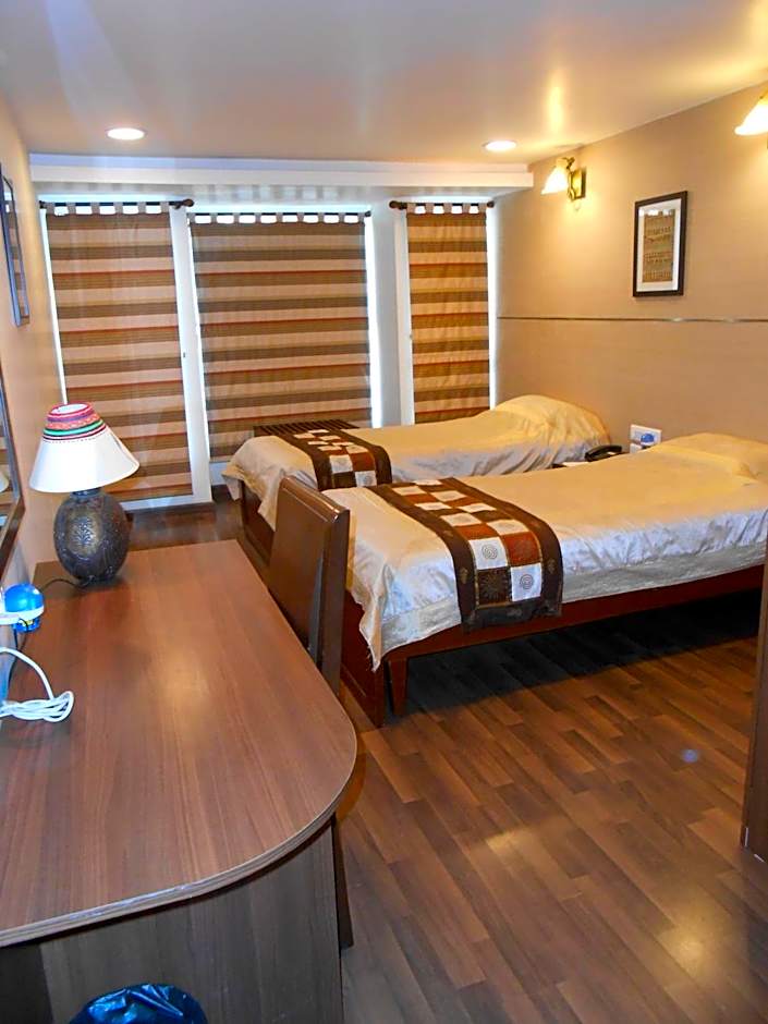 Photo 1 of 6 of Executive Suite