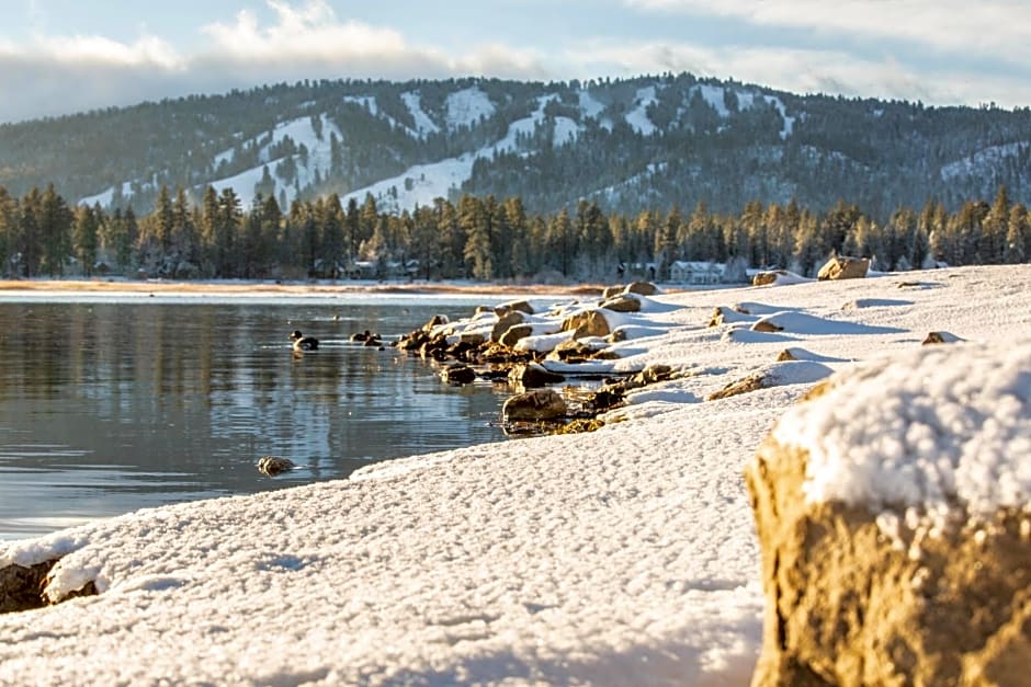 Embers Lodge & Cabins