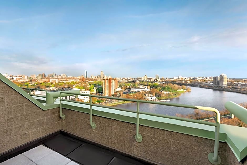 DoubleTree Suites by Hilton Hotel Boston - Cambridge