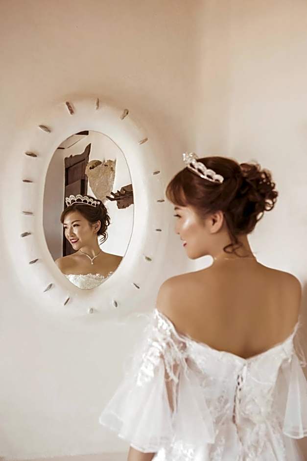 Astrolithos Boutique