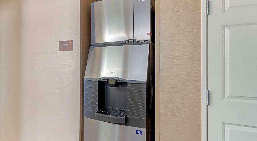 Comfort Suites Normal University area