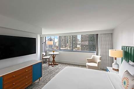 Deluxe King with City View