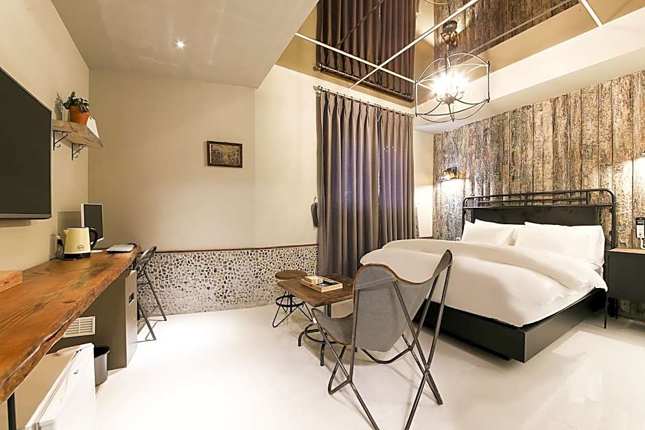 February Hotel SeongSeo