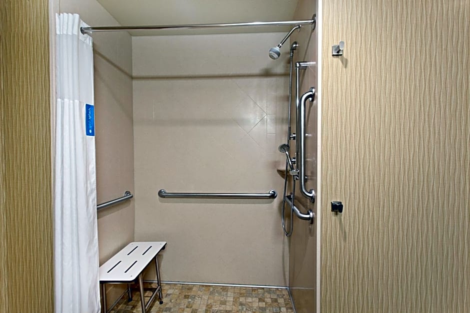 Hampton Inn and Suites Seattle - Airport / 28th Avenue