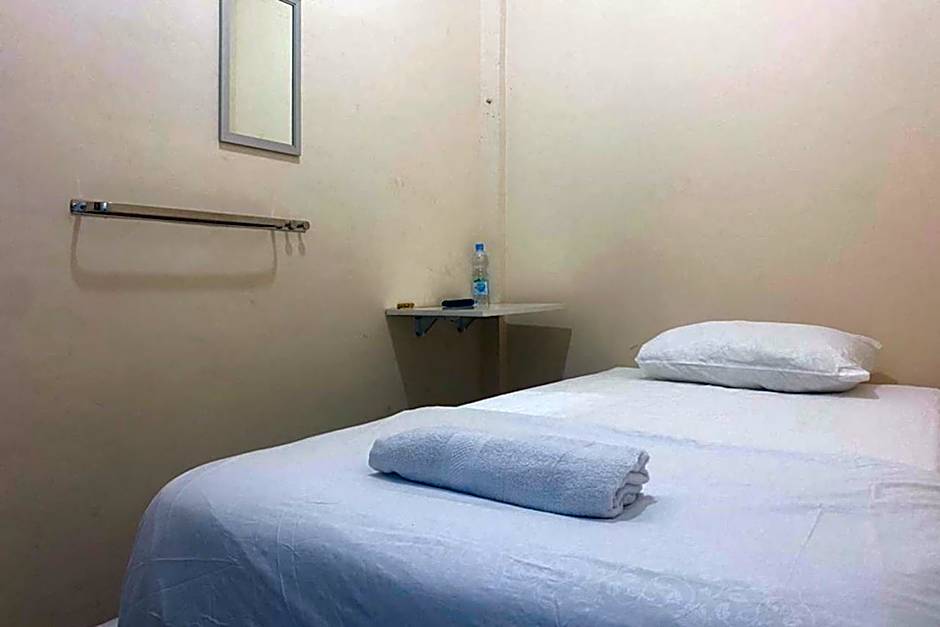 CK Homestay Syariah near Lippo Plaza Jambi Mitra RedDoorz