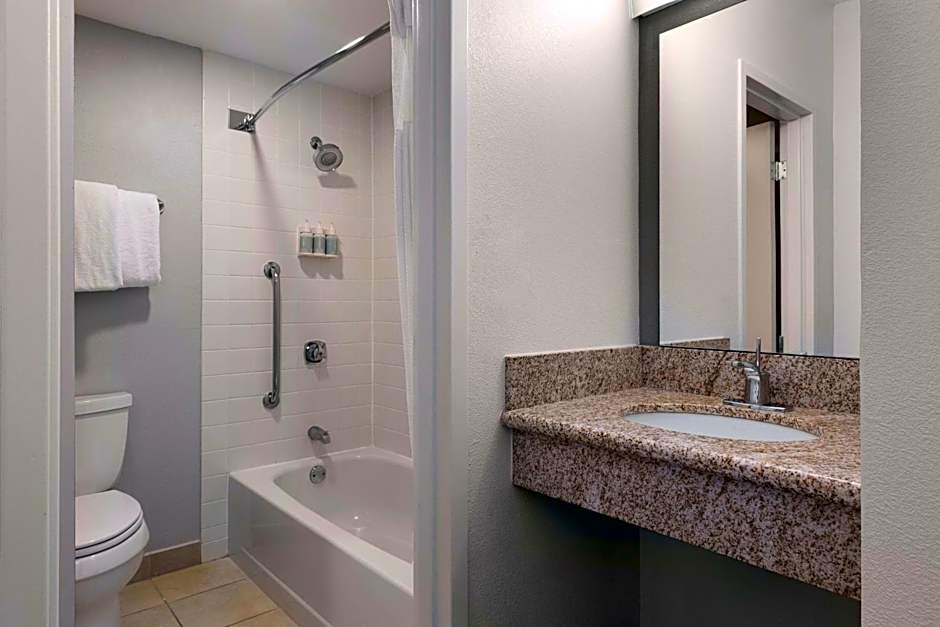 Courtyard by Marriott Boston Norwood/Canton