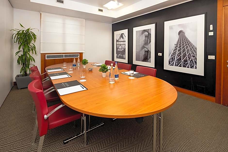 Holiday Inn Milan Garibaldi Station By IHG