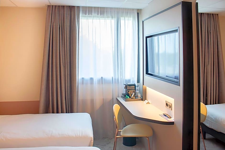 Brit Hotel Nantes La Beaujoire - L'Amandine