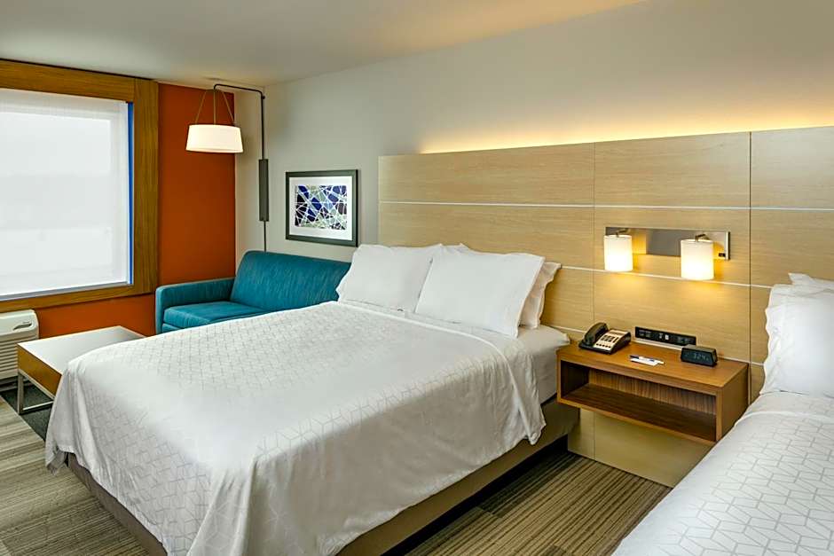 Holiday Inn Express and Suites Medford By IHG