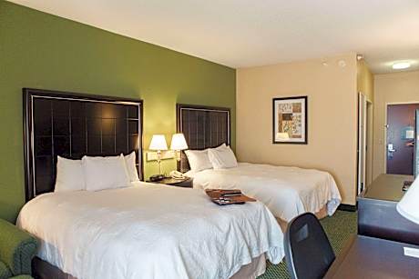 2 Queen Beds Nonsmoking