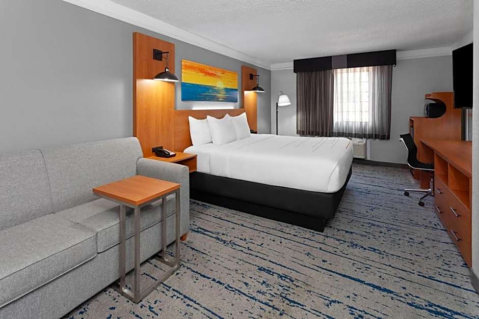 La Quinta Inn & Suites by Wyndham Champaign