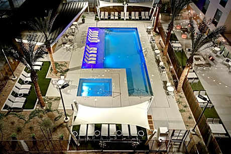Home2 Suites by Hilton Las Vegas Convention Center