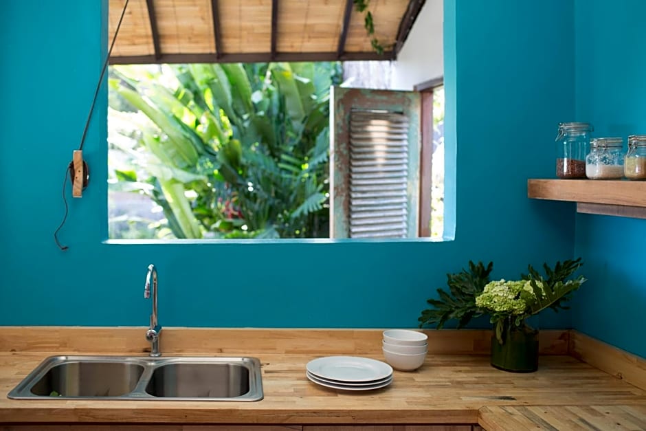 Villa Bumi - Playful & Quirky 3BR Villa Near Seminyak, a Unique Getaway