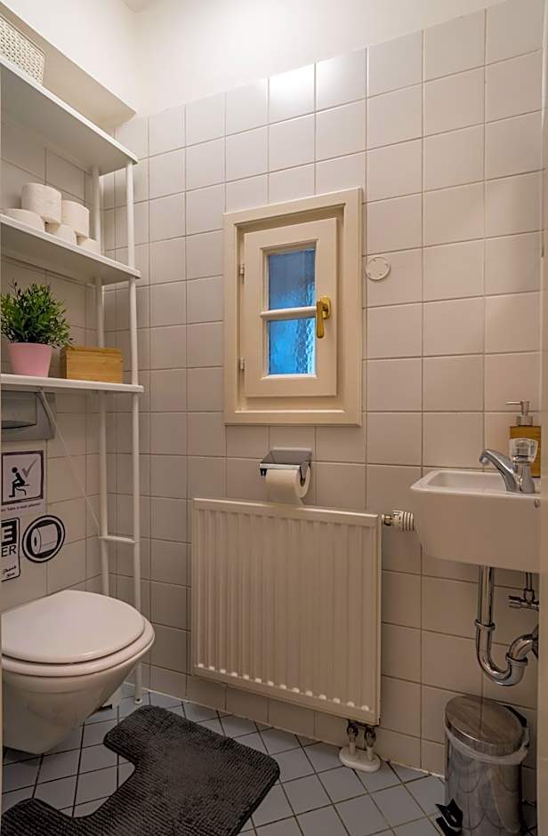 SISHAUS - Private Room Rental