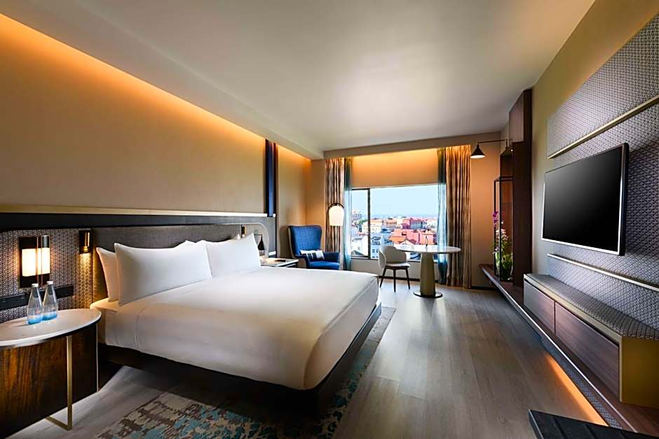 Photo 1 of 3 of Superior 1 King Bed