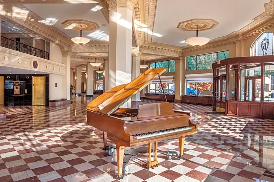 Drury Plaza Hotel Broadview Wichita