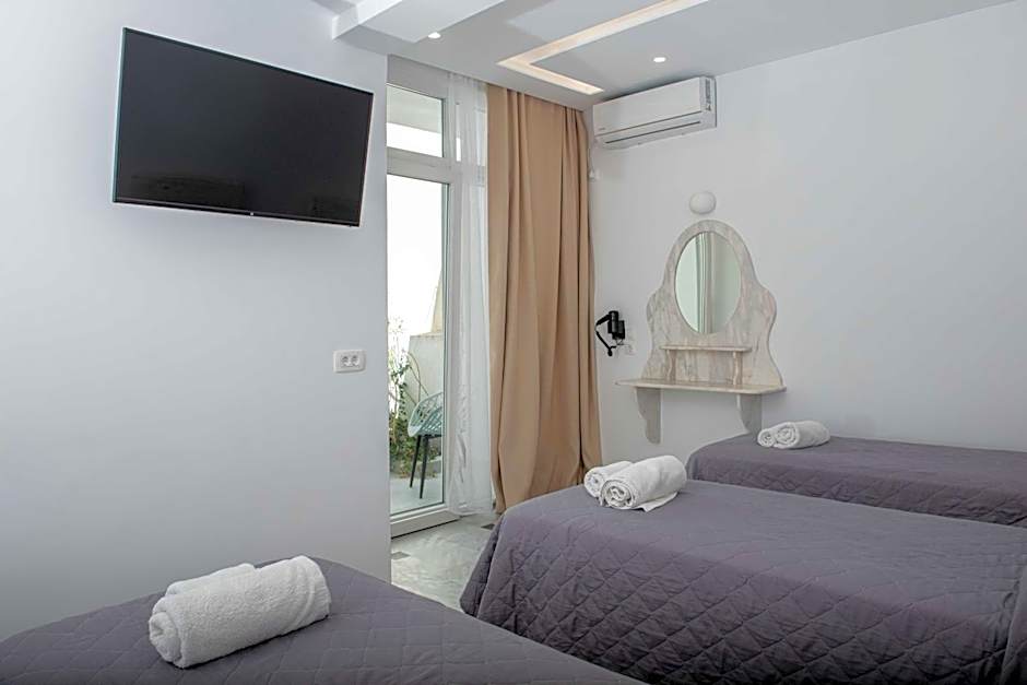Cyclades Hotel