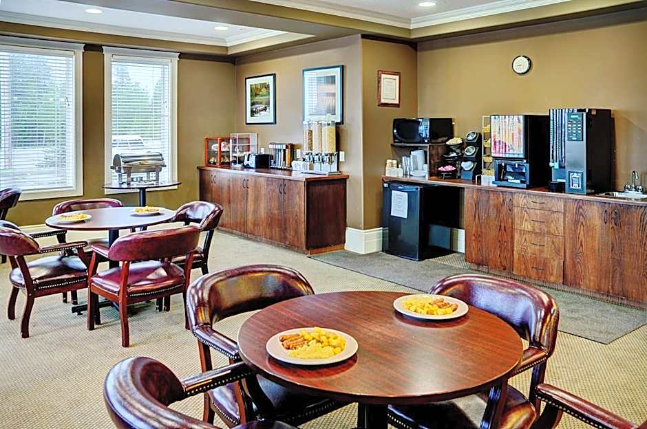 Lakeview Inns & Suites - Edson Airport West