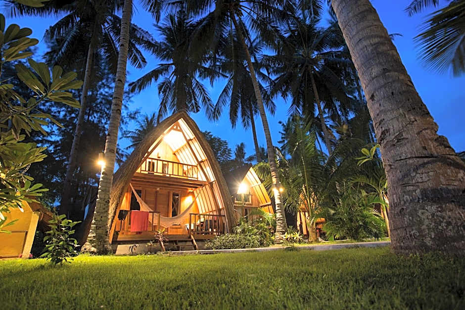 Island View Bar & Bungalow