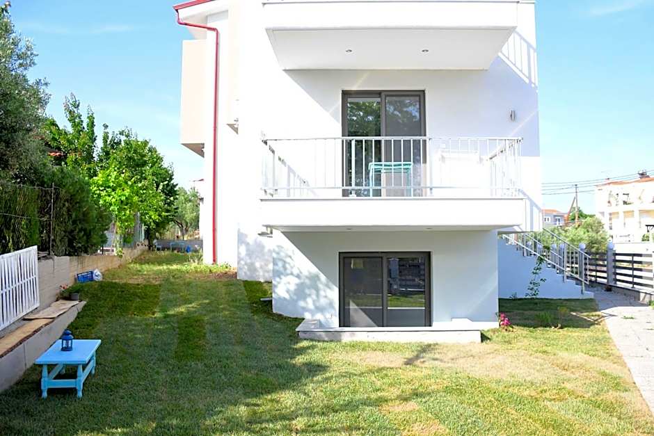 Theano Luxury Suites Nikiti