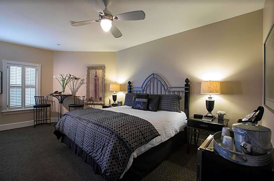 Gruene River Hotel & Retreat