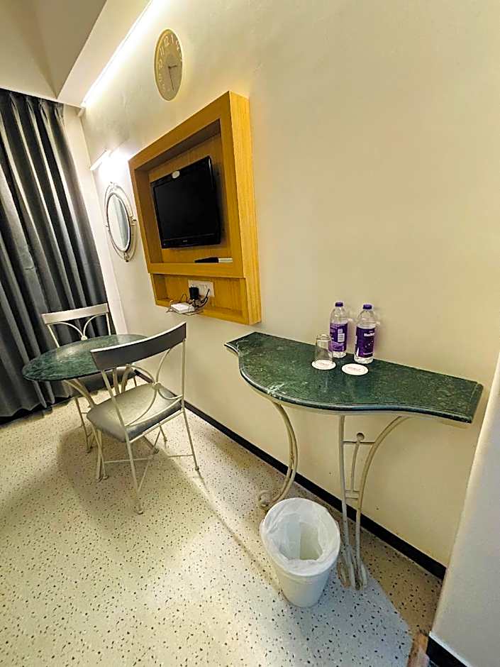 Hotel Gurukripa Daman