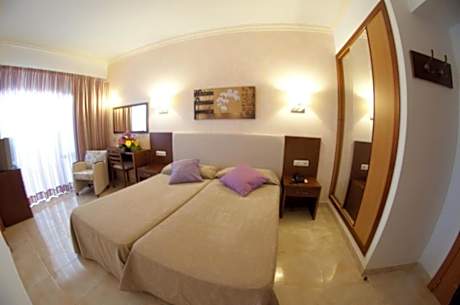 Double Single Use Room