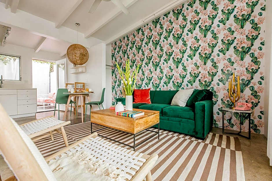 The Wesley by AvantStay Mid-Century Modern Oasis with Pool