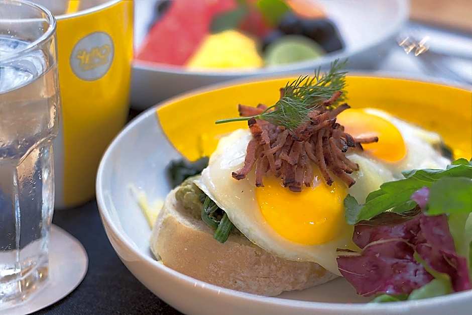 YELLO Hotel Kuta Beachwalk Bali