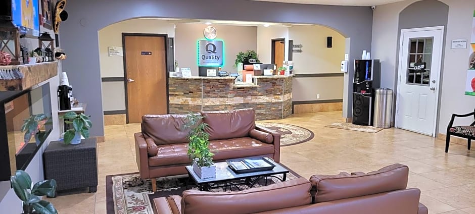 Quality Inn & Suites Salina National Forest Area