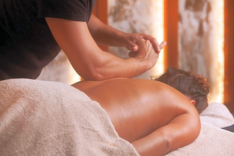 Wine & Books Porto Hotel