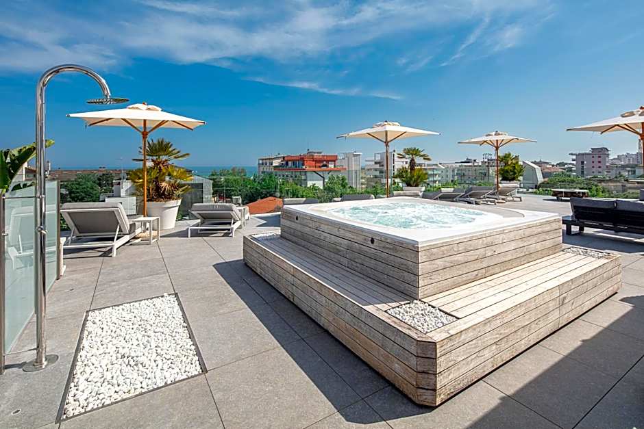 Monaco Suites Hotel