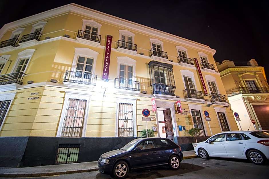 Petit Palace Santa Cruz