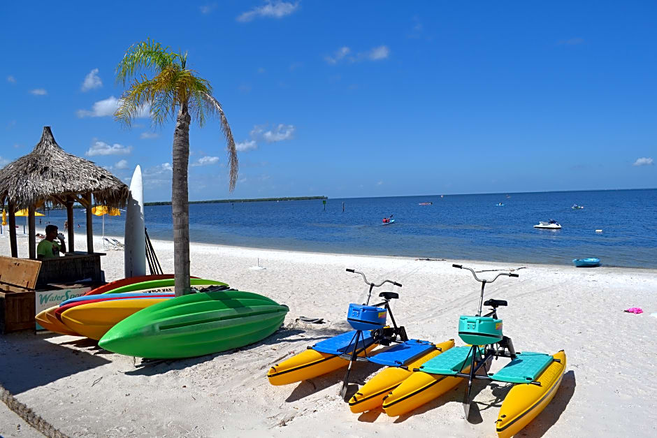Harborside Suites at Little Harbor Hotel
