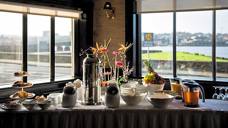 Riverbank House Hotel