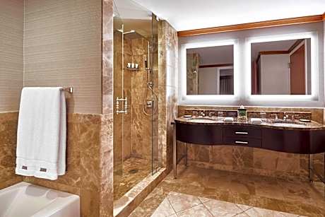 Top Floor, Presidential Suite, 1 King
