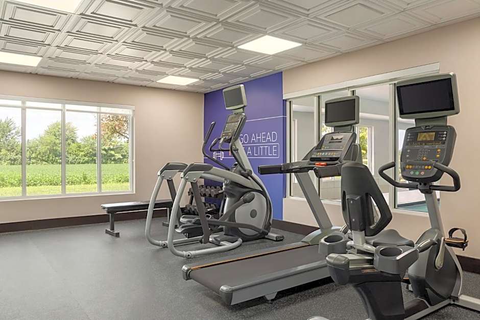 Holiday Inn Express & Suites North Fremont By IHG