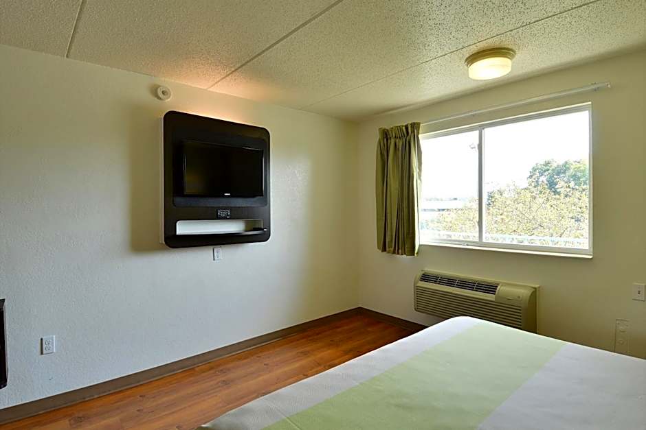 Motel 6-Danvers, MA - Boston North