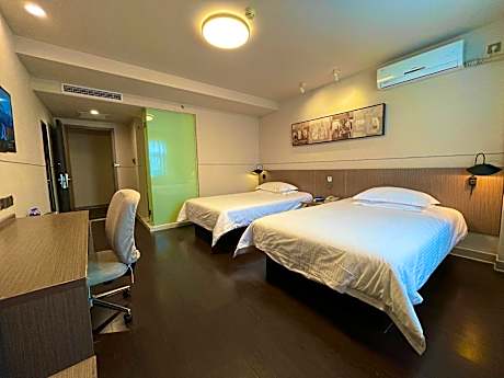 WH - Deluxe Twin Family Room